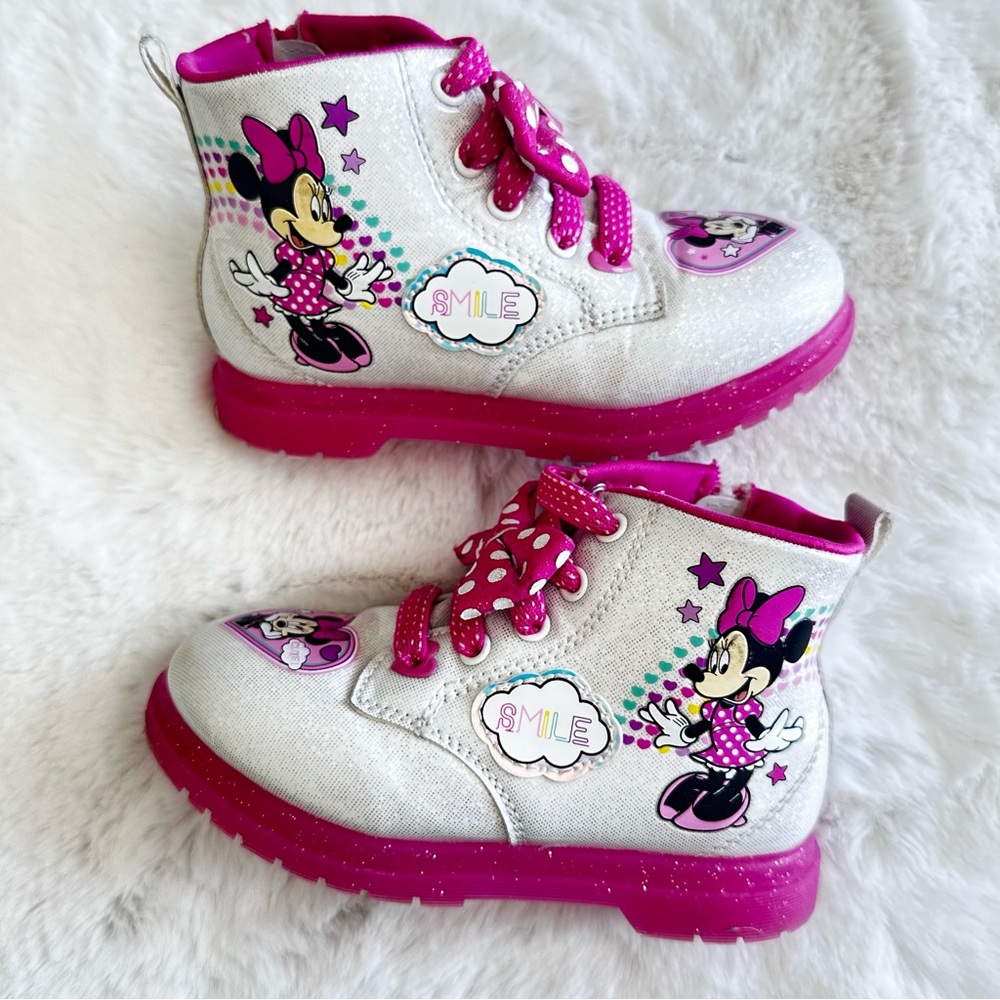 Disney Minnie, girl’s boots size 10 in excellent condition